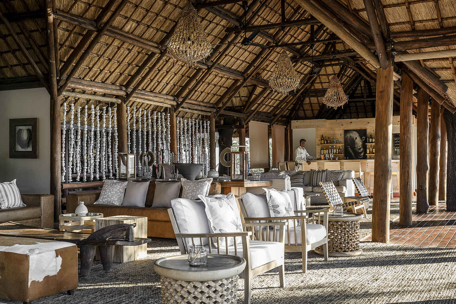 Sanctuary Chief's Camp: Hauptbereich mit Bar und Wohnzimmer Sanctuary Chief's Camp: Hauptbereich mit Bar und Wohnzimmer