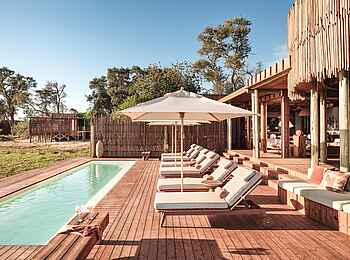 Baines Lodge: Bequeme Liegen am Pool Baines Lodge: Bequeme Liegen am Pool