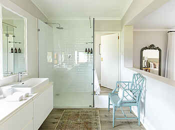 Boschendal Wine Estate: Cow Shed Farmhouse Bad