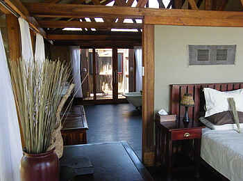 Lebala Camp: Blick zum Bad