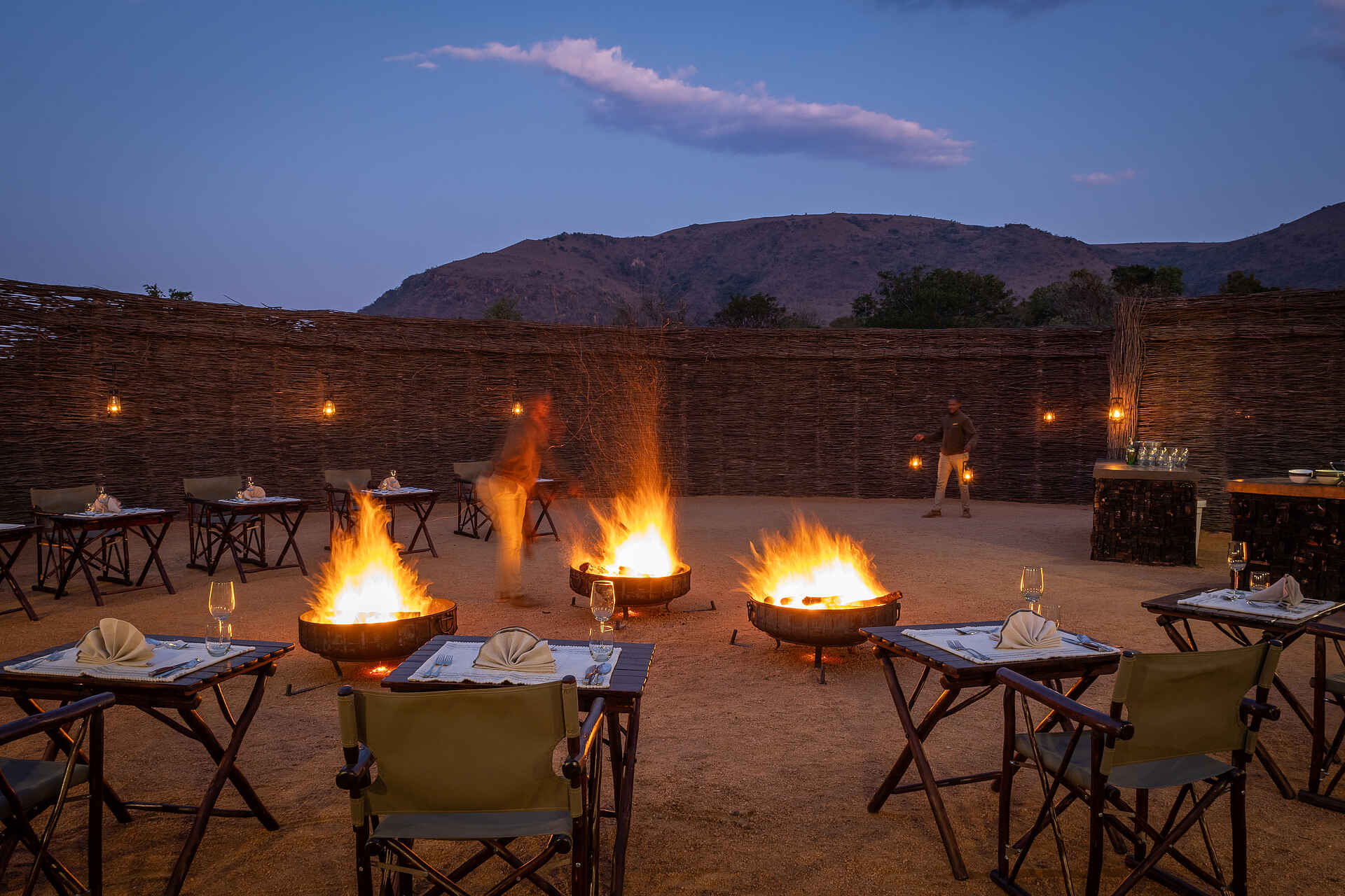 Madwaleni River Lodge: Die Boma