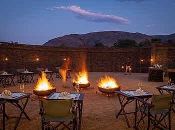 Madwaleni River Lodge: Die Boma