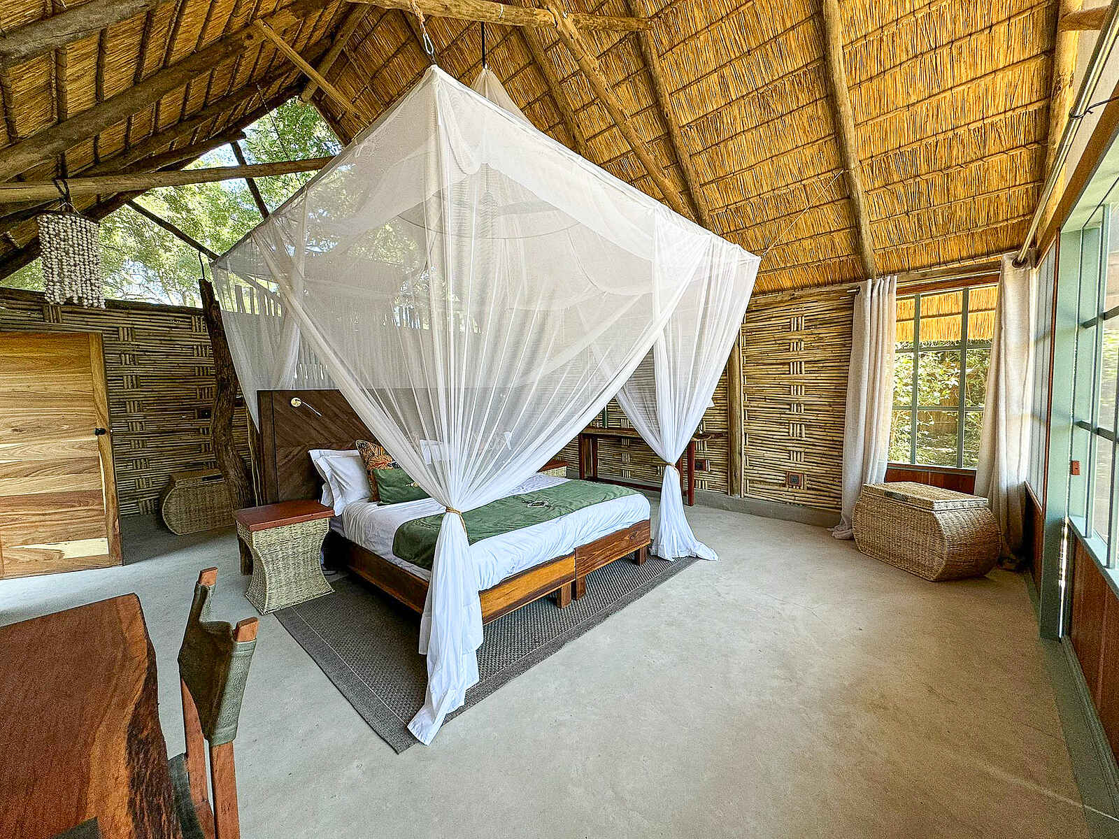 Mwamba Bush Camp: Chalet mit Doppelbett Mwamba Bush Camp: Chalet mit Doppelbett