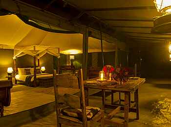 Naona Moru Camp: Buschdinner