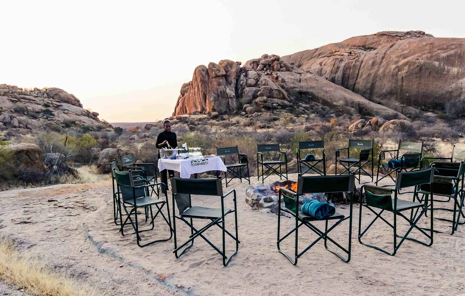 Ondudu Safari Lodge: Feuerstelle