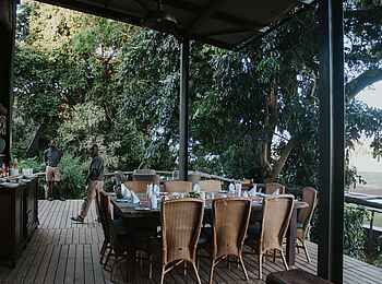 Shawa Luangwa Camp: Restaurantbereich Shawa Luangwa Camp: Restaurantbereich