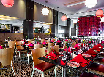 Eka Hotel: Modern eingerichtetes Restaurant