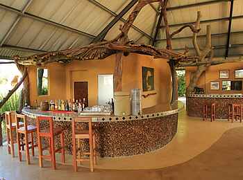 Kavinga Safari Camp: Bar und Rezeption Kavinga Safari Camp: Bar und Rezeption
