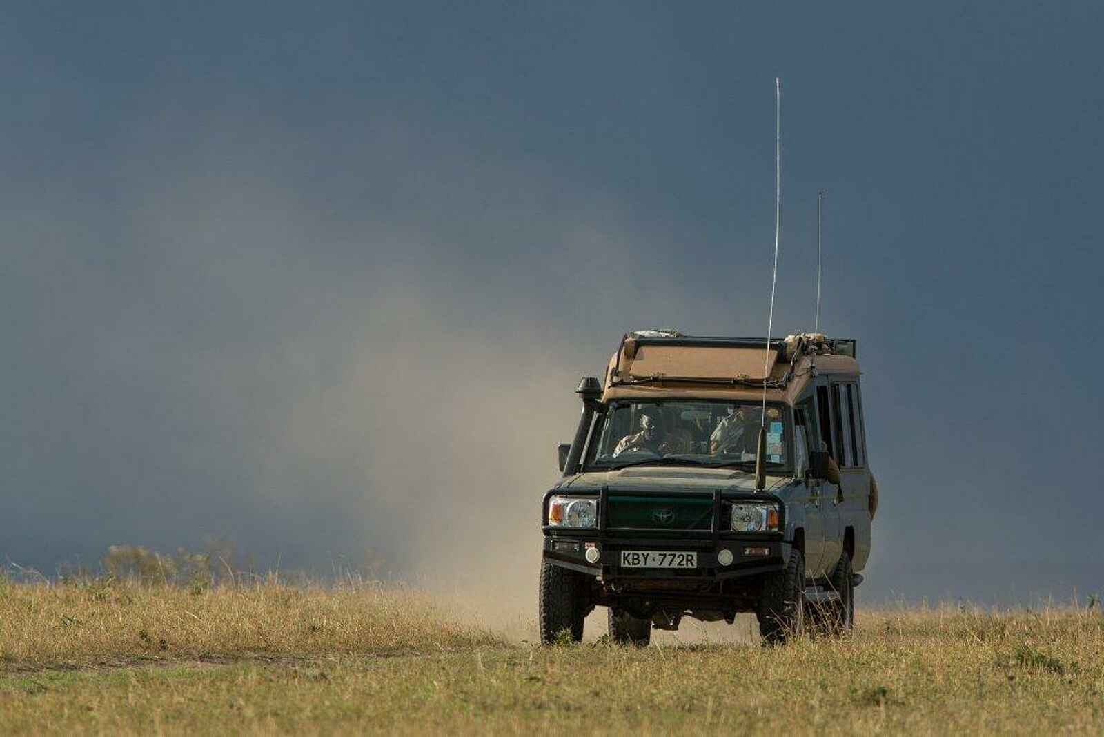 Mara Bush Camp: Ein Game Drive Vehicle Mara Bush Camp: Ein Game Drive Vehicle