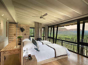 Marataba Mountain Lodge: Zimmeransicht mit Bett Marataba Mountain Lodge: Zimmeransicht mit Bett