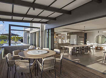 LUX Grand Baie: Die Terrasse im Pool Penthouse LUX Grand Baie: Die Terrasse im Pool Penthouse