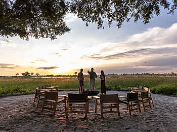 Maxa Camp: Sundowner im Camp Maxa Camp: Sundowner im Camp