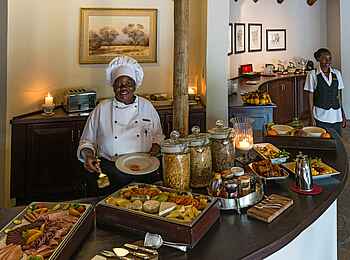 Onguma Forest Camp: Am Buffet