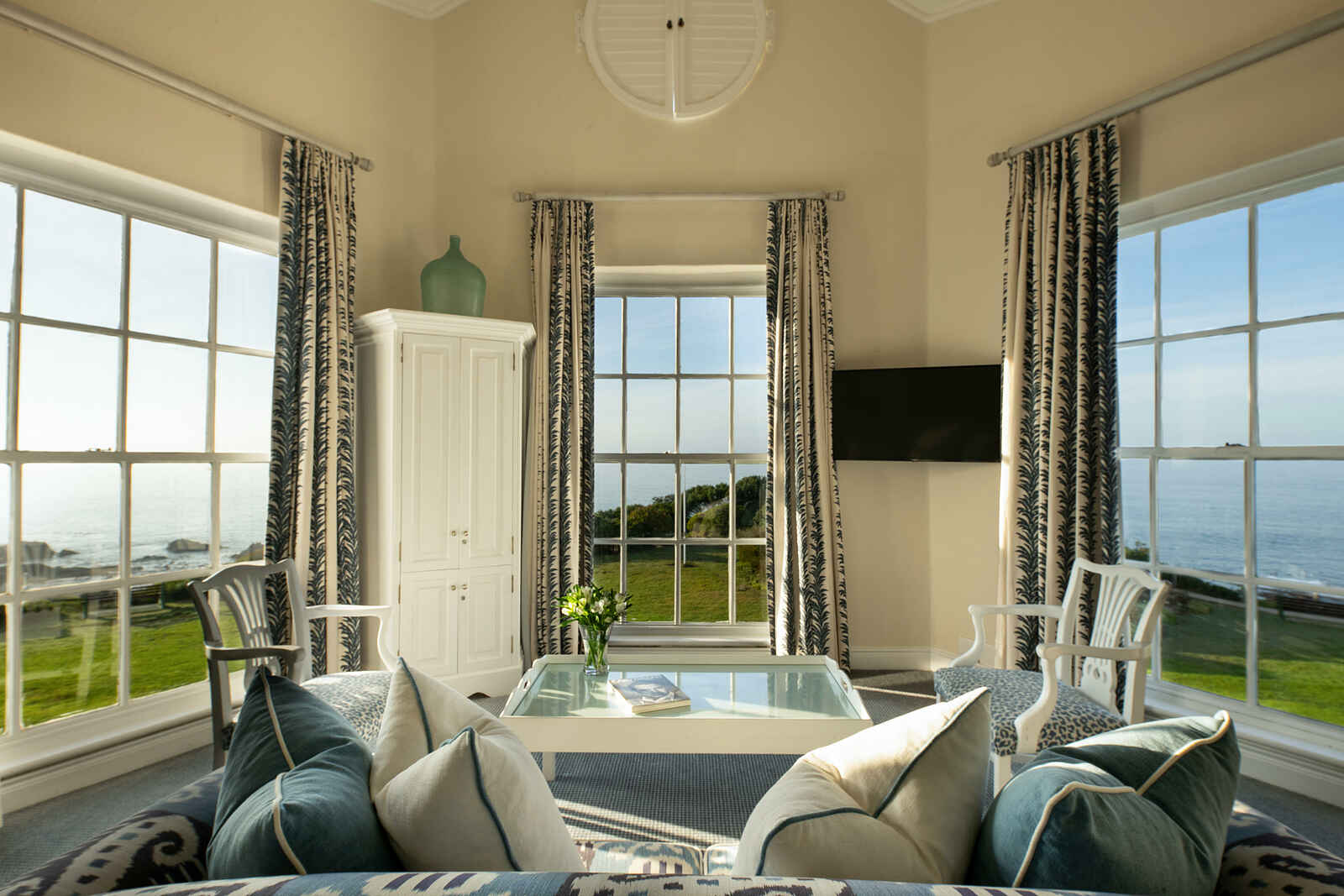 The Marine Hotel: Der Wohnbereich der Premier Suite The Marine Hotel: Der Wohnbereich der Premier Suite