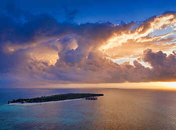 Bawe Island: Die Insel bei Sonnenuntergang