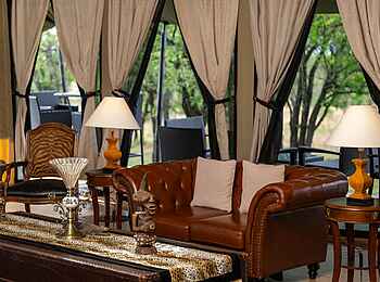 Ole Serai Luxury Camp - Kogatende: Loungebereich Ole Serai Luxury Camp - Kogatende: Loungebereich