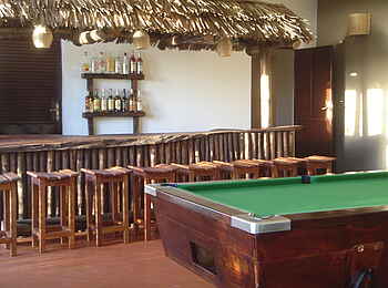 Onsea House: Bar und Billardtisch