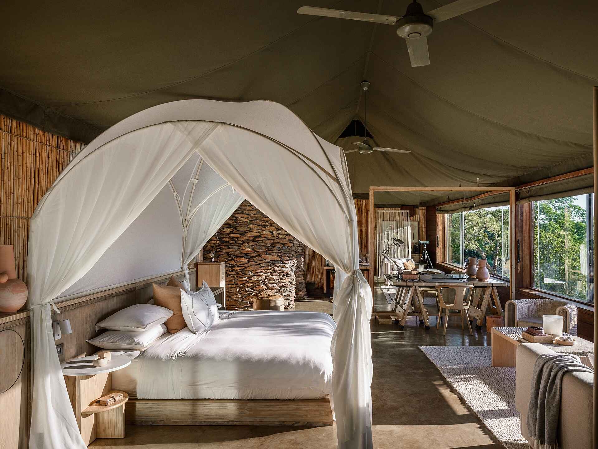 Singita Faru Faru: Helle und geräumige Suite