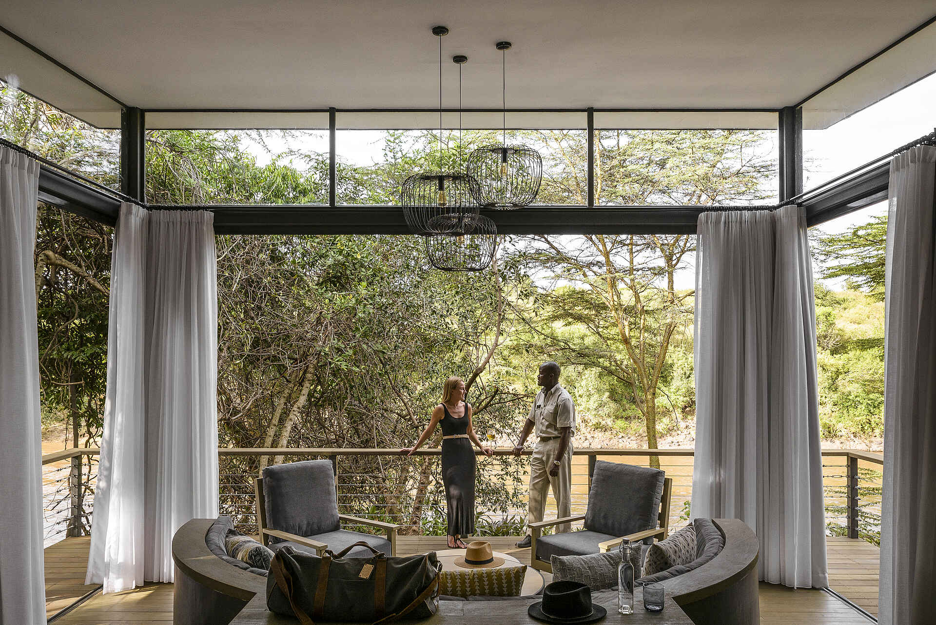 Bäume, Büsche, Flasche, Fluß, Gast, Glas, Hüte, Kissen, Ranger, Sitze, Tasche, Vorhänge, Afrikarma, Afrikarma Safaris, Afrikarma Safaris - Wildnis. Hautnah., Afrikarma.de, Sanctuary Olonana