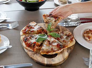 Angama Safari Camp: Pizza Angama Safari Camp: Pizza