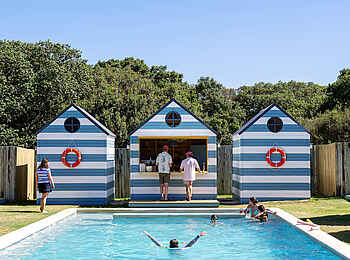 Coot Club: Swimmingpool mit Bar