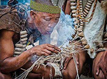 Great Tsau Hill Camp: Buschmänner Great Tsau Hill Camp: Buschmänner