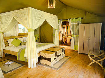 Soroi Private Wing Camp: Blick in das En-suite-Badezimmer im Forest Tent