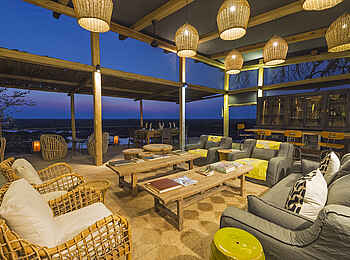 Linyanti Tented Camp: Beleuchtete Lounge Linyanti Tented Camp: Beleuchtete Lounge