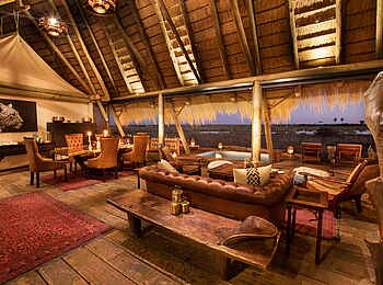 Selinda Suite: Lounge und Speisebereich