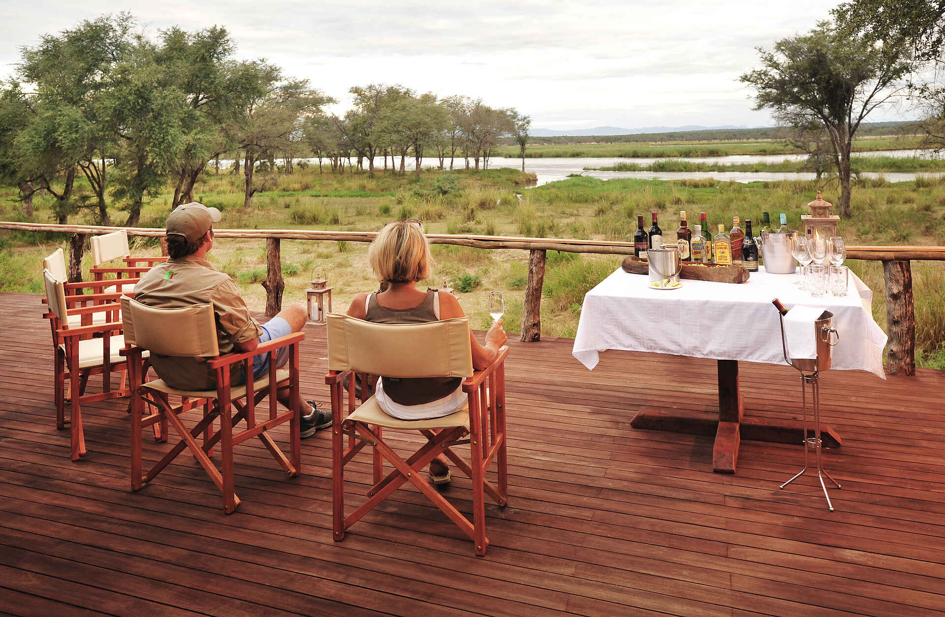 Abenteuer, Abgeschiedenheit, afrikarma, afrikarma.de, Ana Tree Camp, Anabaum, Anabezi, Anabezi Camp, Anabezi Luxury Tented Camp, Chalets, Charles Davy, Charles Davy und Yusuf Zumla, Entspannung, Erholung, Jeki, Kulefu, Leopard, Lower Zambezi, Lower Zambezi National Park, Lower Zambezi Nationalpark, Lusaka, Luxus, Mushika River, Panorama, Sambesi, Sambia, Wildnis, Yusuf Zumla, Zambezi, Zeltchalets, Blick, Deck, Veranda, Afrikarma Safaris, Afrikarma Safaris - Wildnis. Hautnah., Afrikarma GmbH