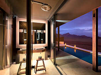 andBeyond Sossusvlei Desert Lodge: Die offen gestaltete Dusche andBeyond Sossusvlei Desert Lodge: Die offen gestaltete Dusche