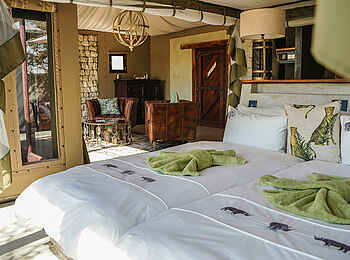 Etosha Oberland Lodge: Geräumige Gästesuite Etosha Oberland Lodge: Geräumige Gästesuite