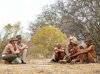 Evolve Back Gham Dhao Lodge: Unterwegs mit den San