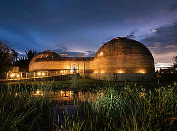 Ila Safari Lodge: Der Eingang zum Zentralbereich