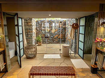 Naboisho Camp: Guest Tent Bad