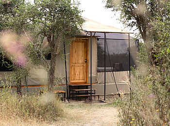 Olakira Migration Camp: Guest Tent Eingang