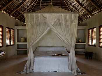 Sussurro: Doppelzimmer mit Himmelbett Sussurro: Doppelzimmer mit Himmelbett