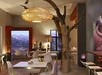 The Olive Exclusive: Restaurant - Tische und Bar