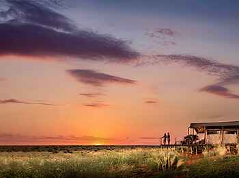 Tswalu Loapi Tented Camp: Sonnenuntergang im Star Bed Tswalu Loapi Tented Camp: Sonnenuntergang im Star Bed