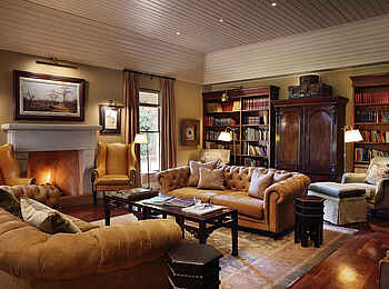 MalaMala Rattrays Camp: Bibliothek im Kolonialstil MalaMala Rattrays Camp: Bibliothek im Kolonialstil