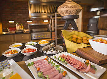 Verney's Camp: Buffet