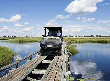 Duba Plains Camp: Über die Brücke