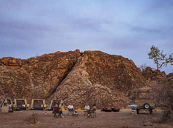 Mashatu Euphorbia Villas: Starbed Feuerstelle
