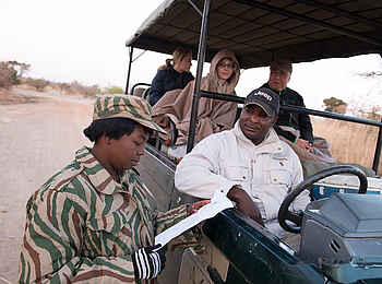 Mukambi Busanga Plains Camp: Auf Pirschfahrt Mukambi Busanga Plains Camp: Auf Pirschfahrt