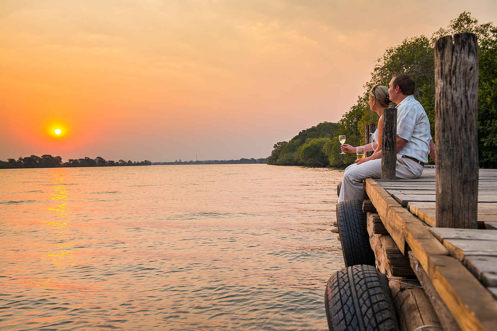 Mukambi Safari Lodge: Sundowner am Steg Mukambi Safari Lodge: Sundowner am Steg