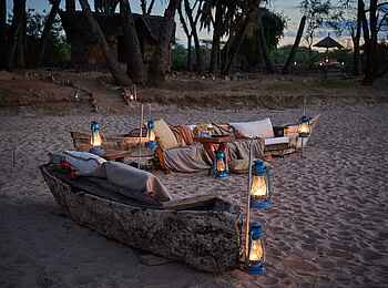 Saruni Rhino: Am Ufer Saruni Rhino: Am Ufer