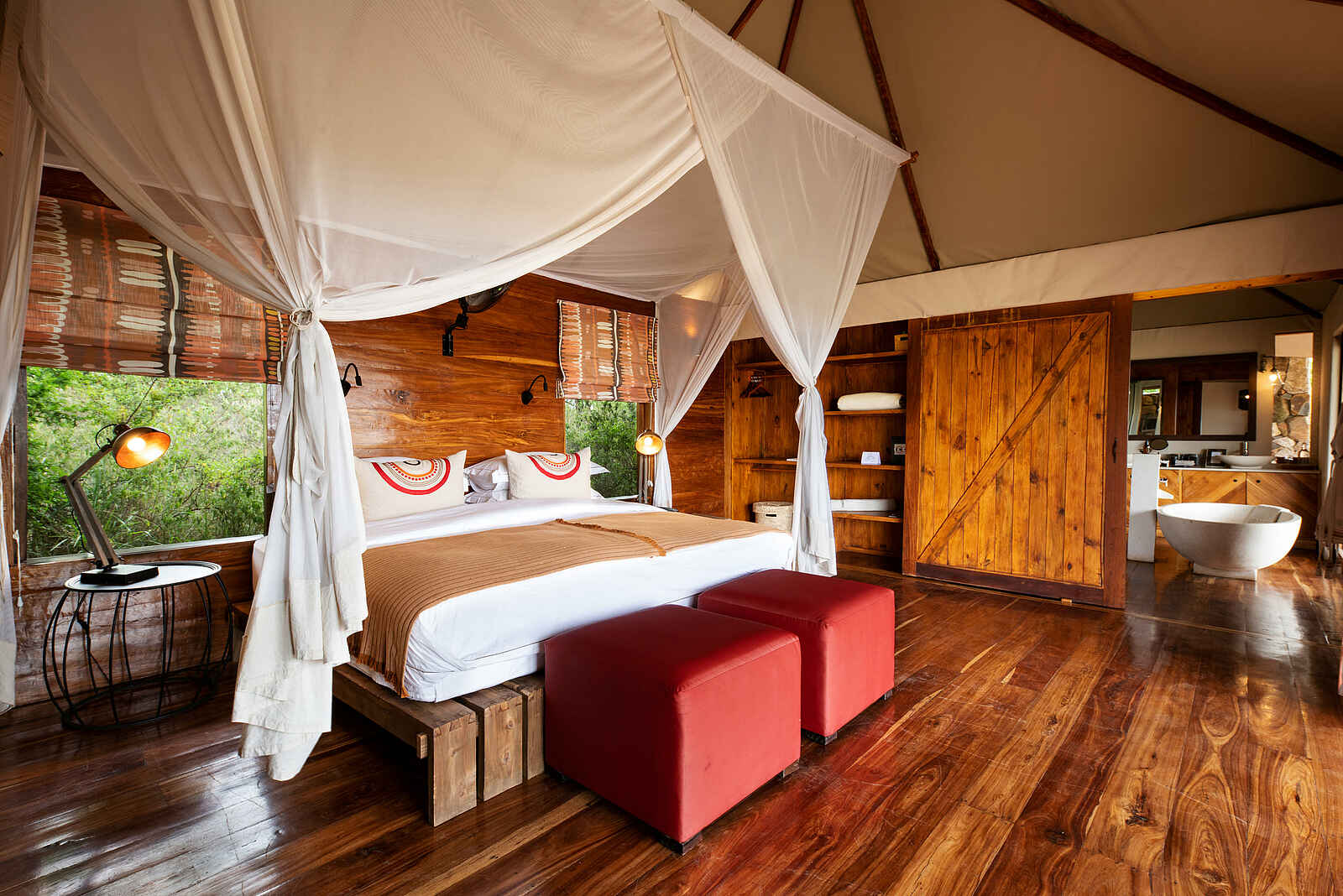 Sayari Camp: Double Tent - Bett Sayari Camp: Double Tent - Bett