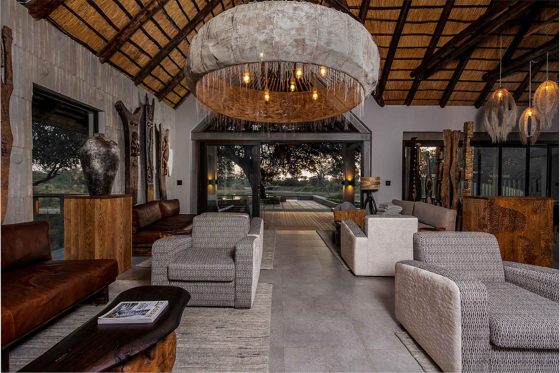 Simbavati Waterside Lodge: Lounge