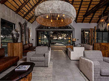 Simbavati Waterside Lodge: Lounge