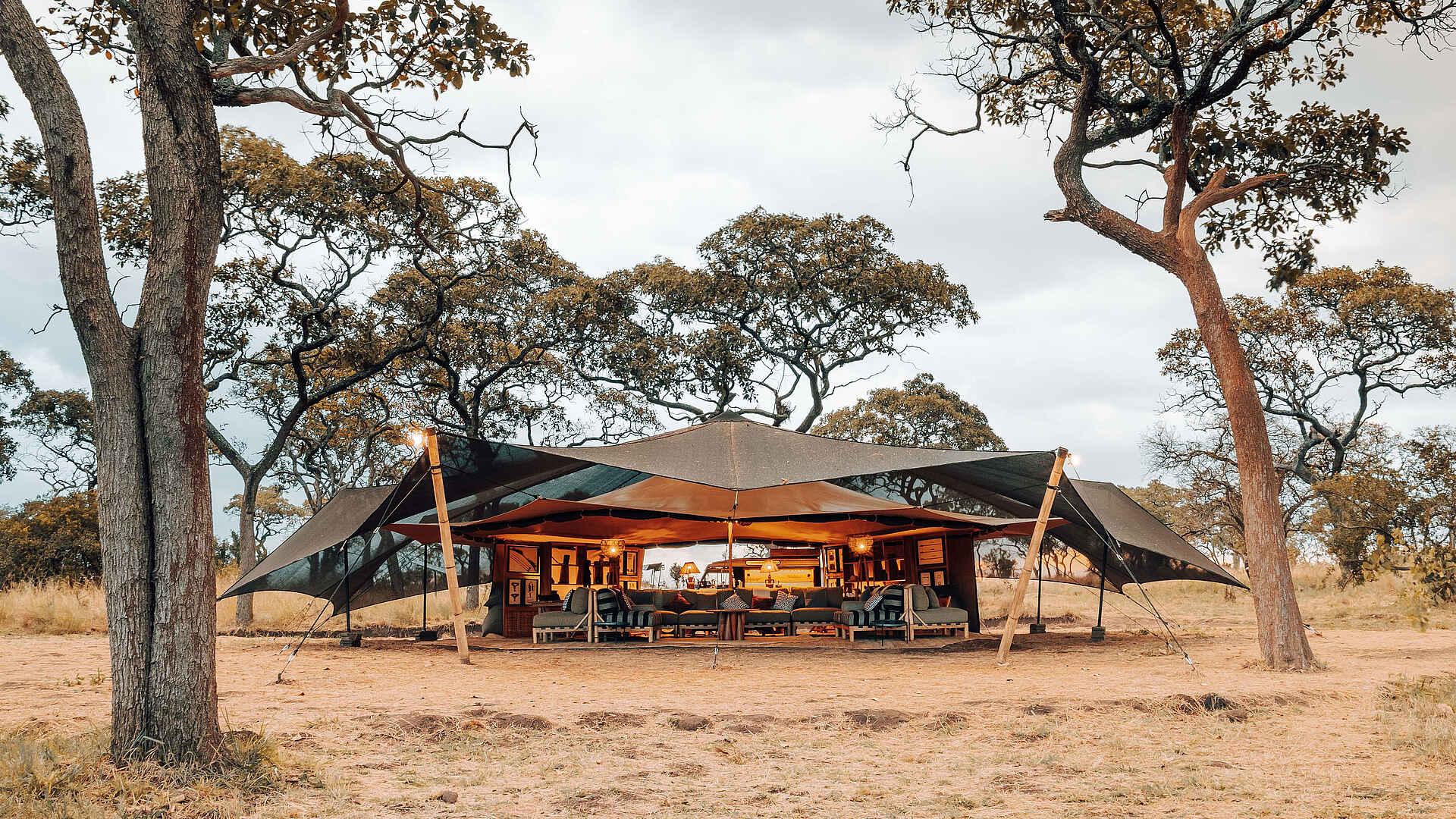 Wayo Serengeti Green Camp: Gemeinschaftsbereich von außen Wayo Serengeti Green Camp: Gemeinschaftsbereich von außen